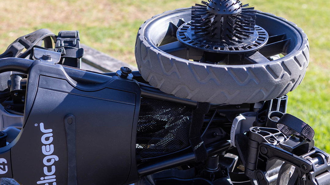 Geowolf Club Cleaner - Attaching To Cart 3