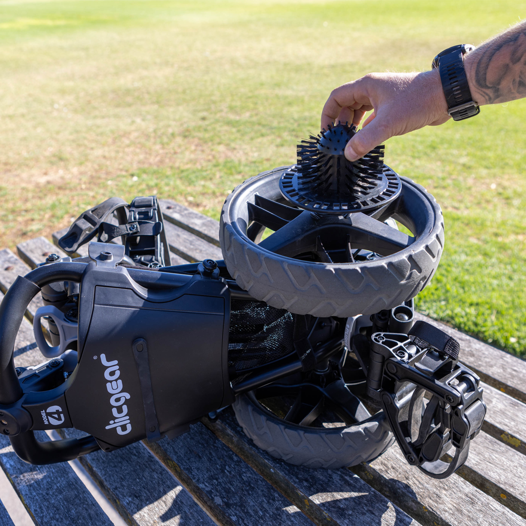 Geowolf Golf Cleaner - Attaching To Cart